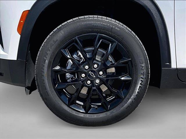 Used 2025 Chevrolet Traverse LT w/ Midnight/Sport Edition FWD image 10