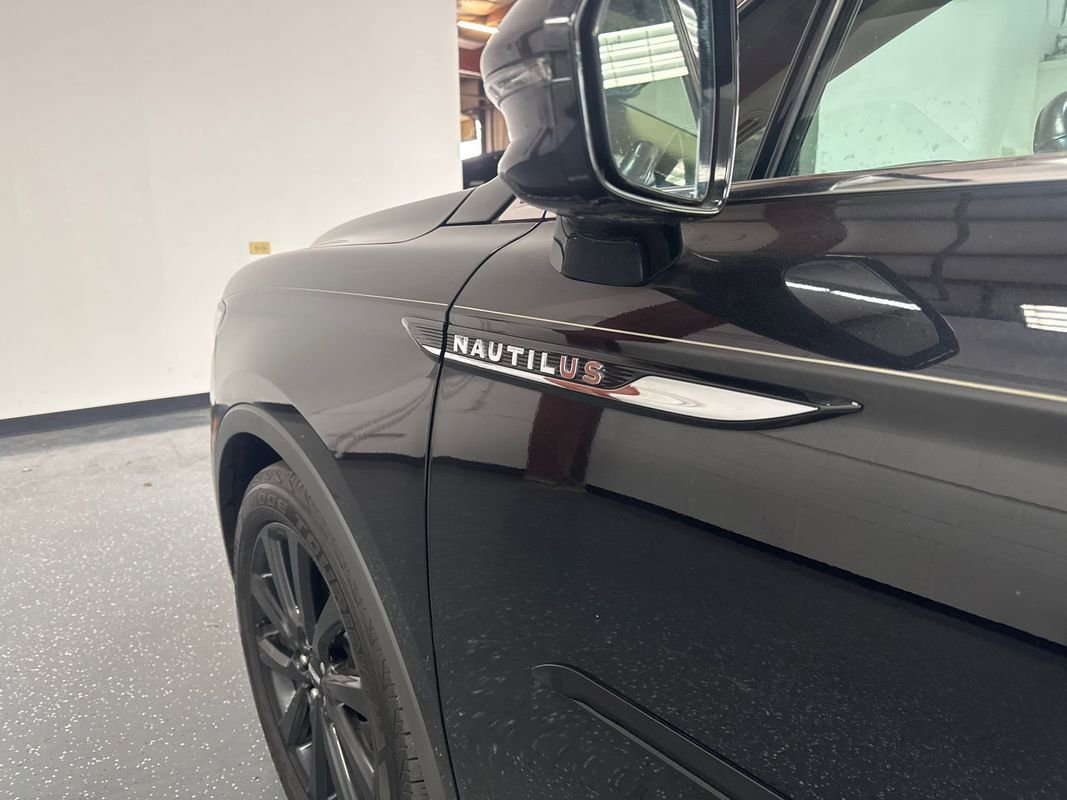 Used 2020 Lincoln Nautilus Reserve w/ Monochromatic Package image 8