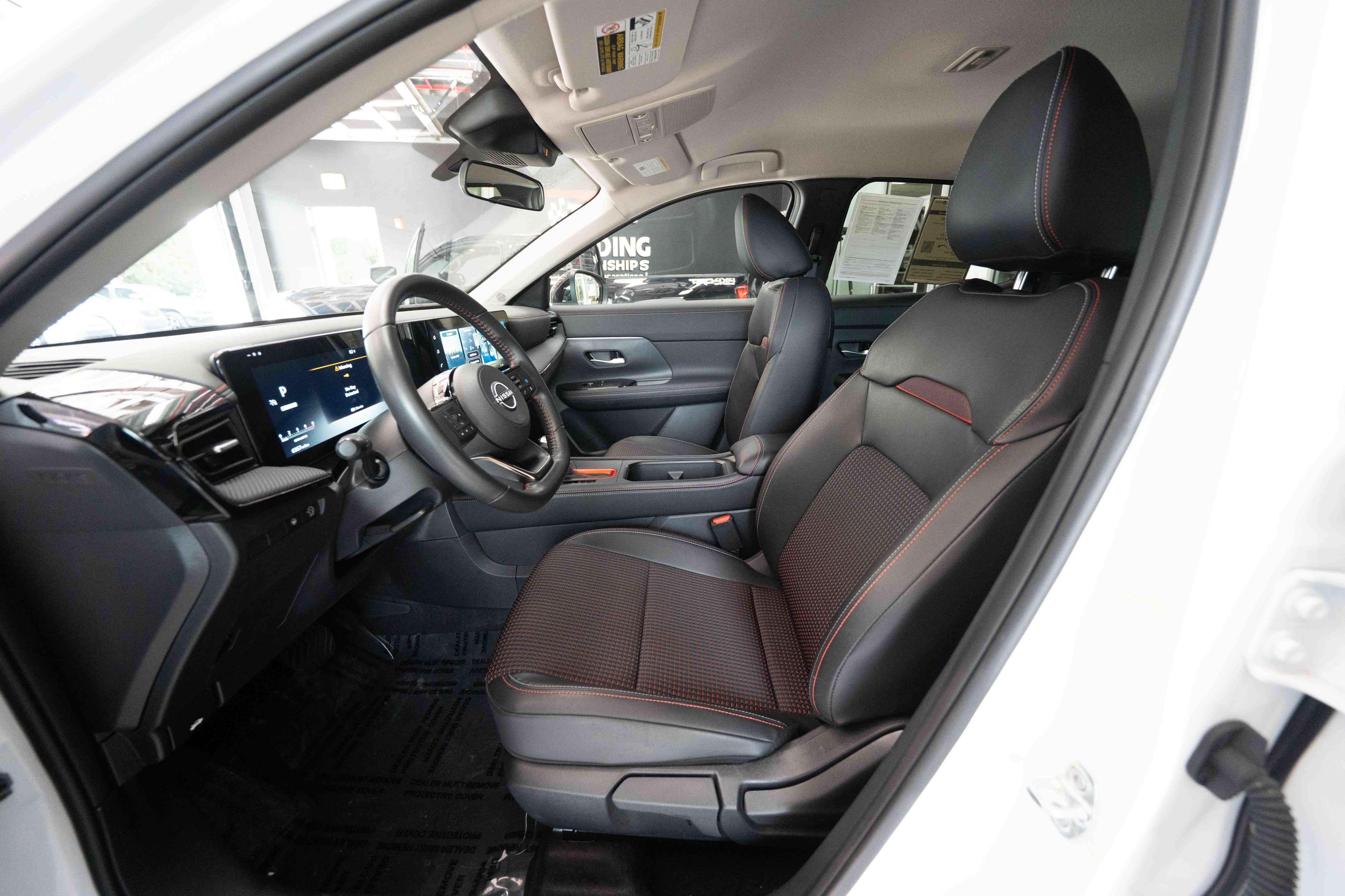 Used 2026 Nissan Kicks SR FWD image 9