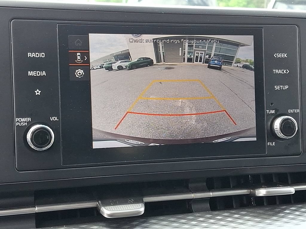 Used 2024 Kia Carnival LX FWD image 18