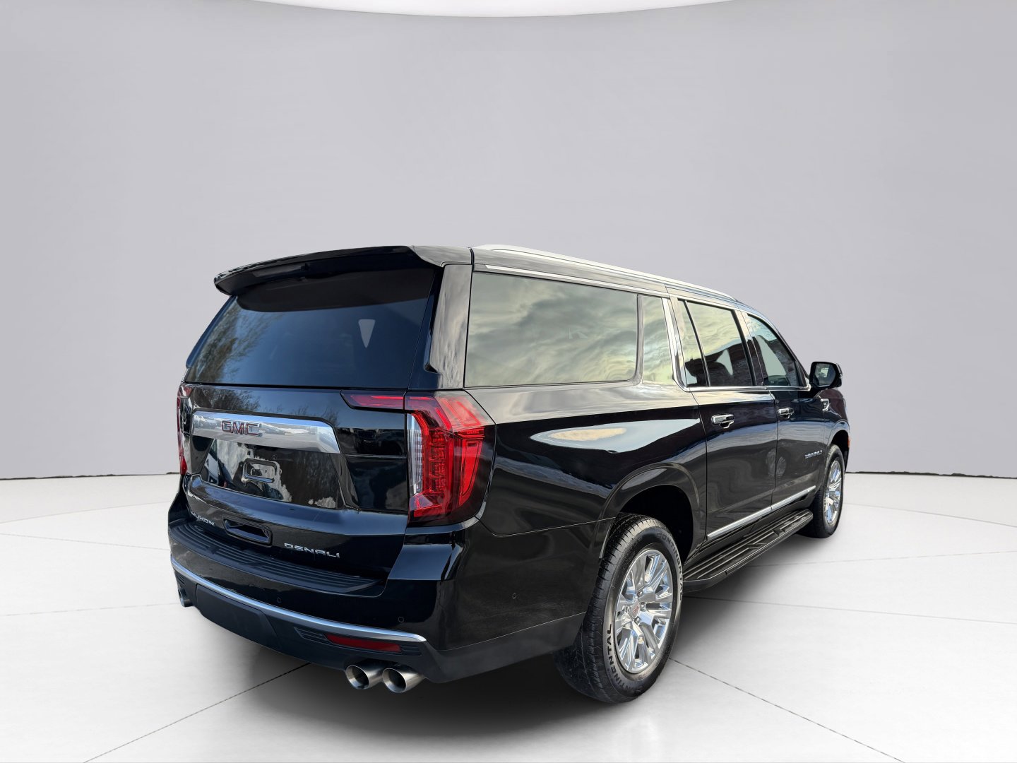 Used 2024 GMC Yukon XL Denali w/ Advanced Technology Package image 12