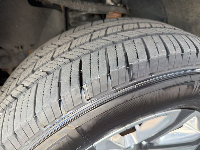 Used 2017 Toyota Tacoma TRD Sport w/ Tow Package (A/T) image 15