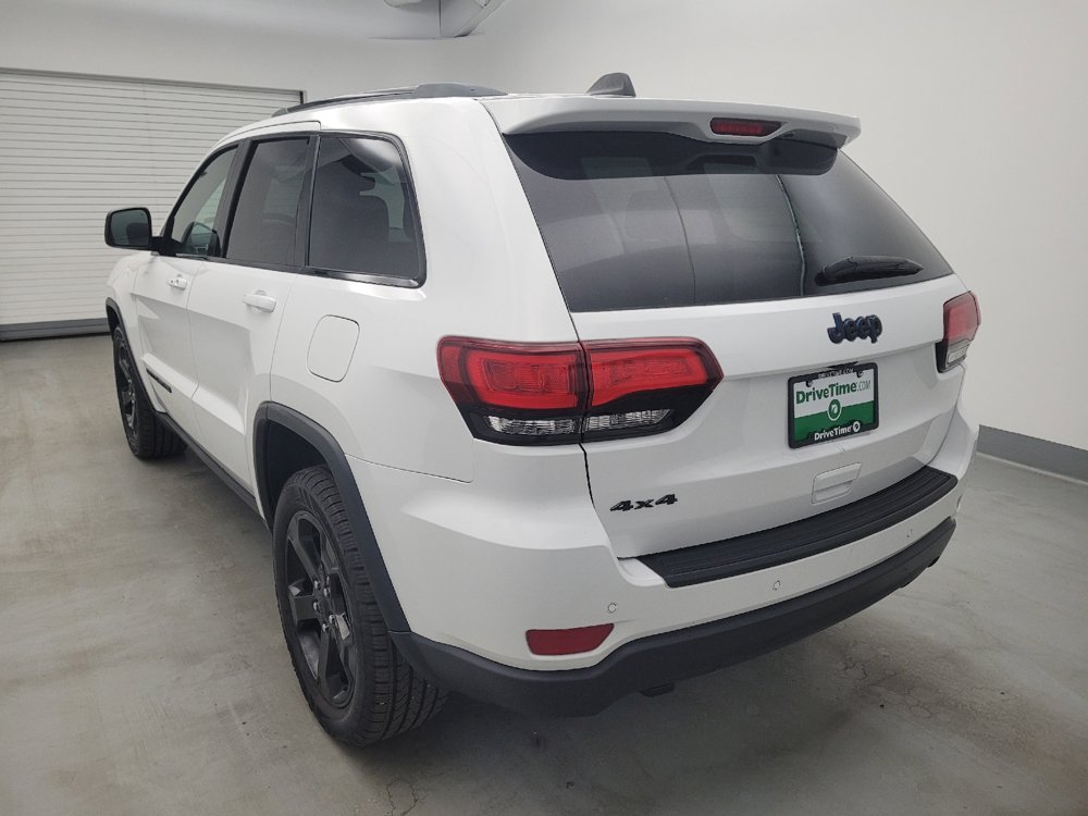 Used 2018 Jeep Grand Cherokee Laredo AWD/4WD image 5