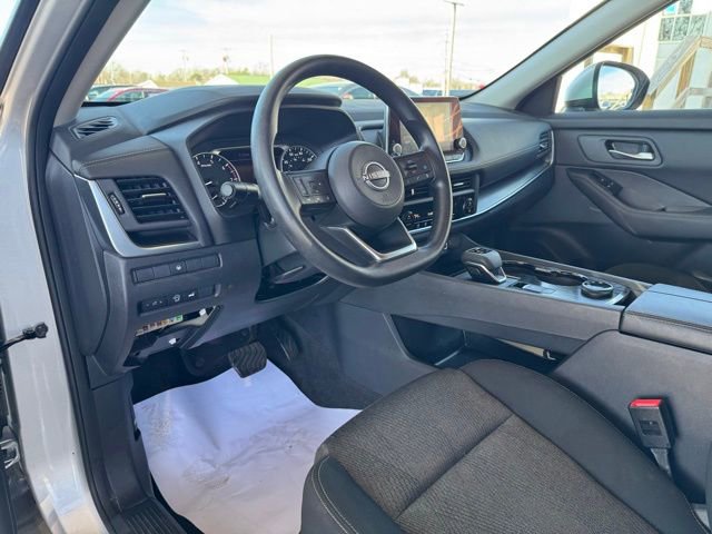 Used 2024 Nissan Rogue SV image 17