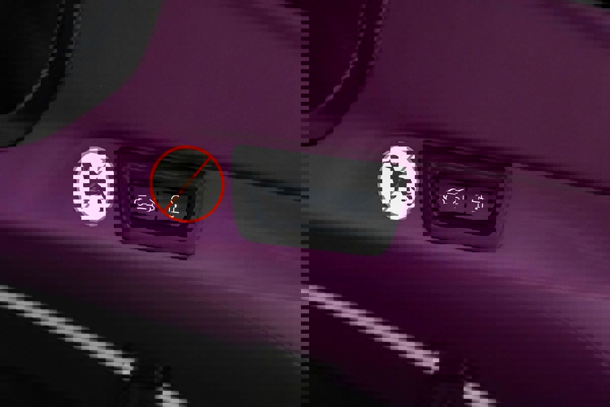 Used 2023 Rolls-Royce Cullinan Black Badge w/ Dark Exterior Package image 65