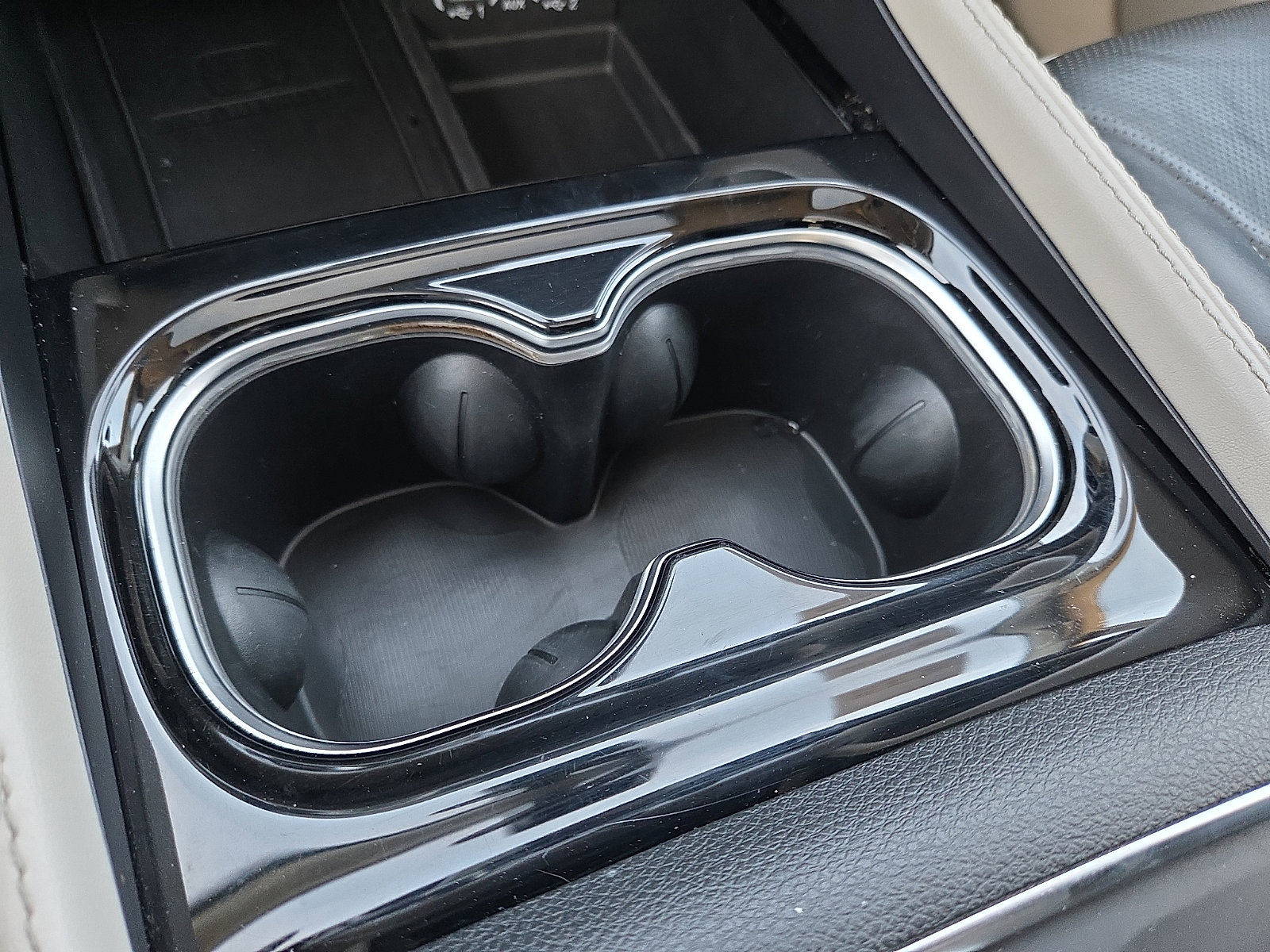 Used 2024 Chrysler Pacifica Limited image 20