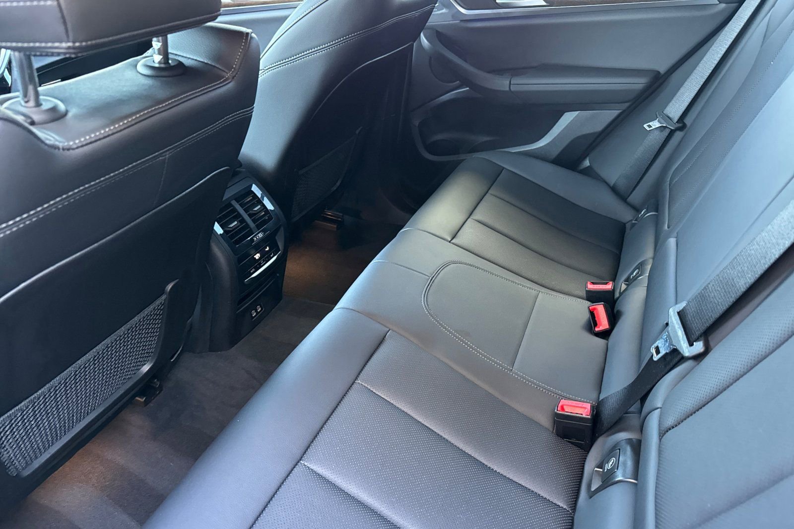 Used 2024 BMW X4 xDrive30i w/ Parking Assistance Package image 14