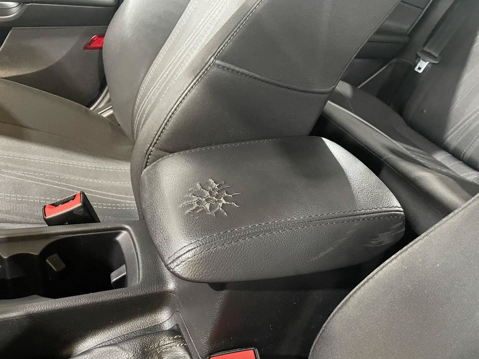 Certified 2018 Ford Focus SE FWD image 30