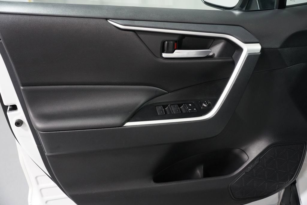 Certified 2025 Toyota RAV4 XLE AWD/4WD image 30