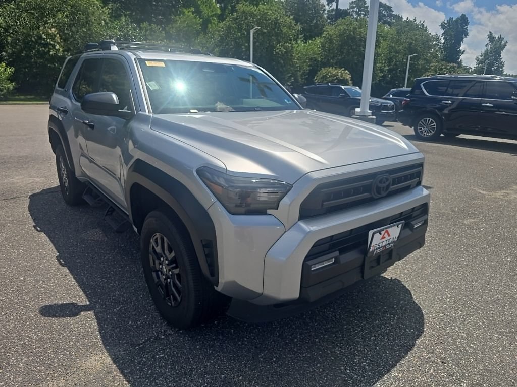 Used 2025 Toyota 4Runner SR5 AWD/4WD image 3