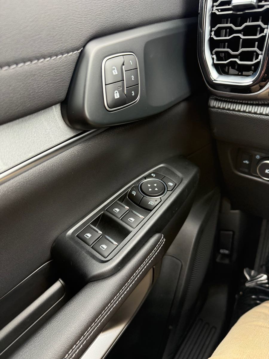 New 2025 Ford Ranger Lariat image 26