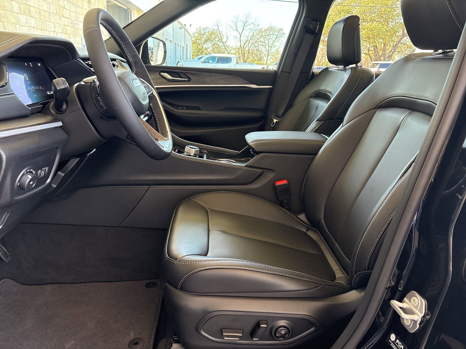 New 2026 Jeep Grand Cherokee L Limited w/ Limited Altitude Package image 15