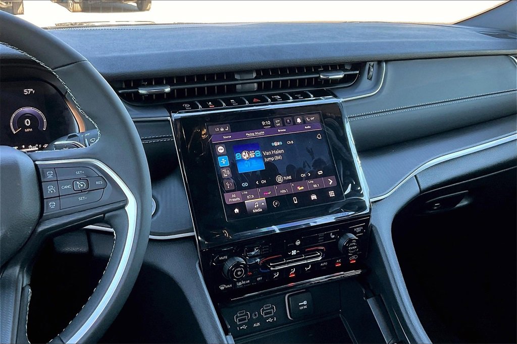 New 2025 Jeep Grand Cherokee Altitude image 7