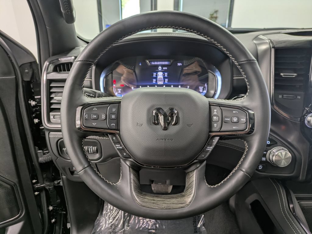 Used 2025 RAM 1500 Limited w/ Trailer Tow Group AWD/4WD image 21
