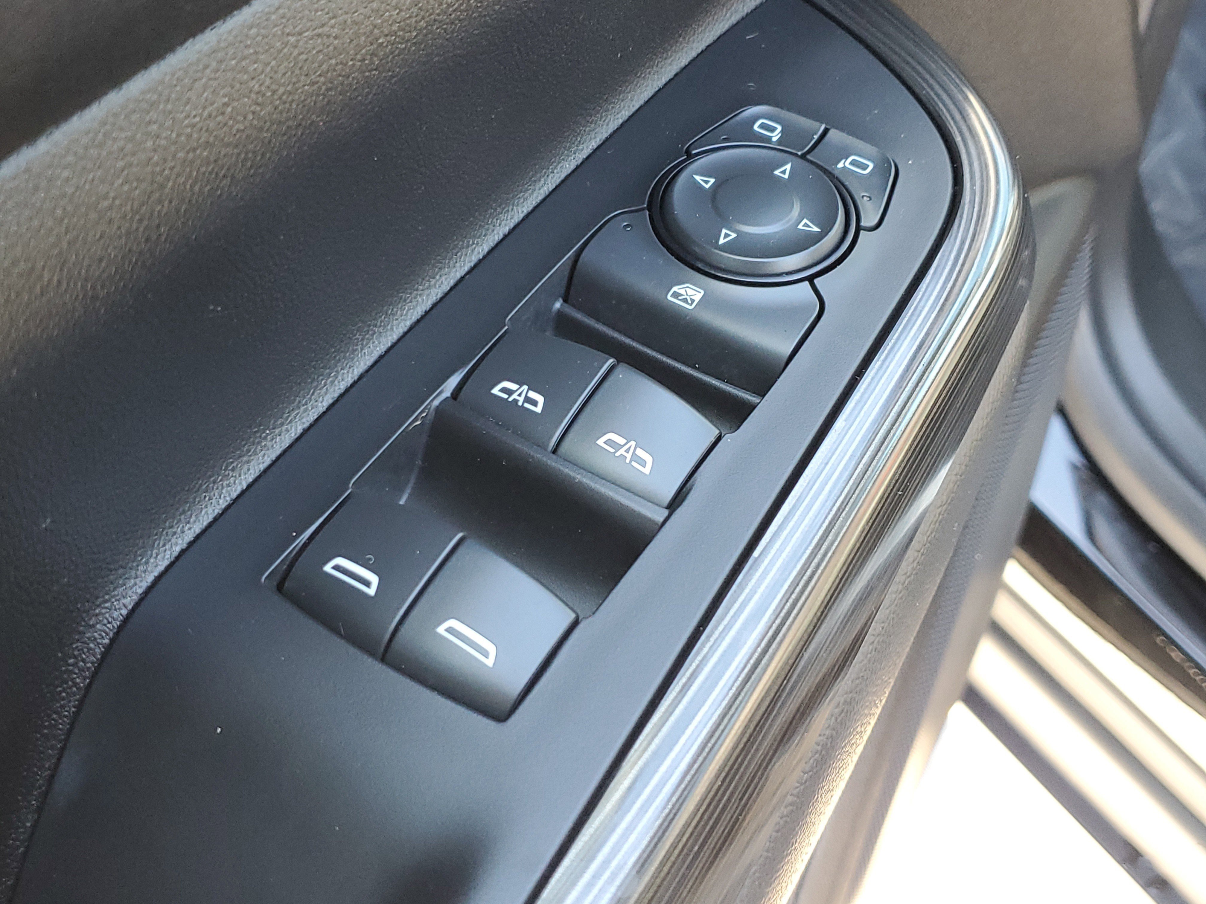 Used 2023 GMC Acadia SLT image 22