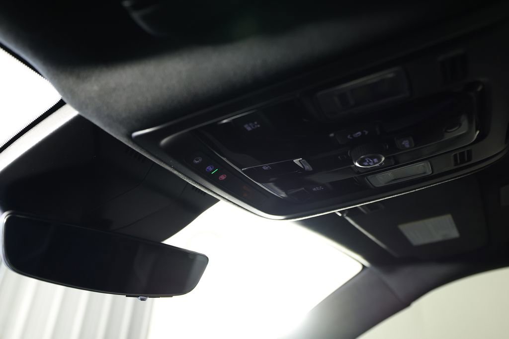 Used 2025 Cadillac Escalade V image 39