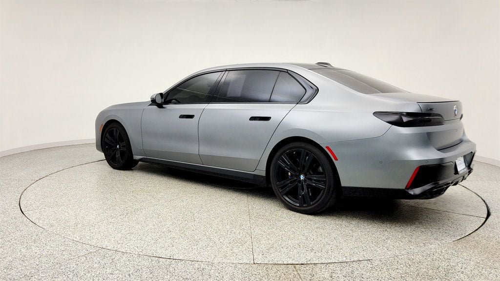 Used 2023 BMW 760i xDrive w/ Executive Package AWD/4WD image 7
