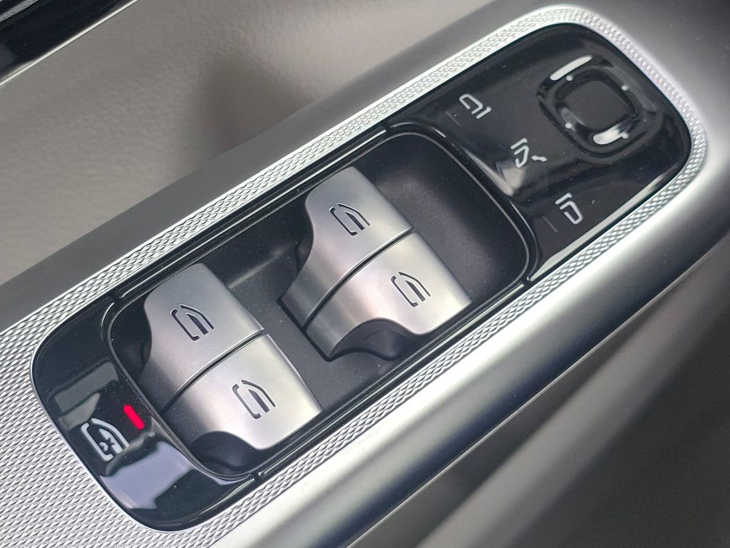 New 2026 Mercedes-Benz EQE 320 4MATIC SUV image 28