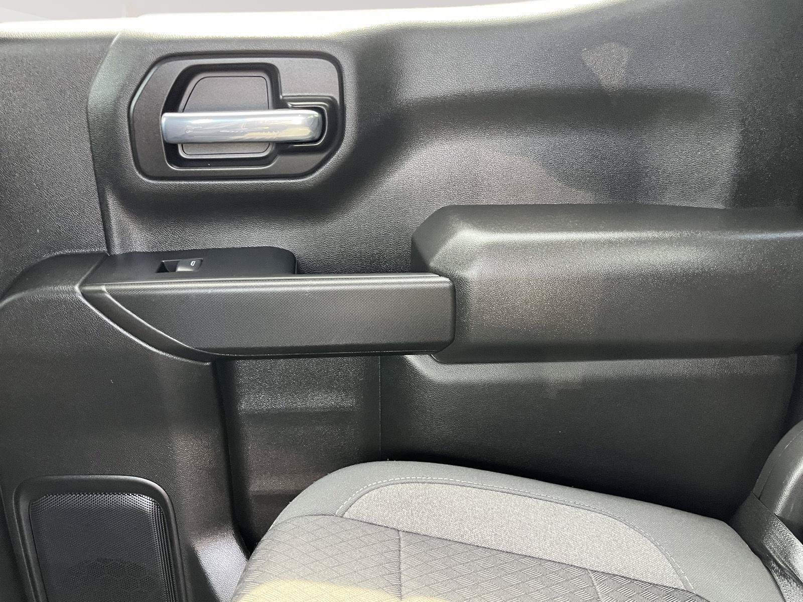 Used 2022 Chevrolet Silverado 1500 LT AWD/4WD image 18
