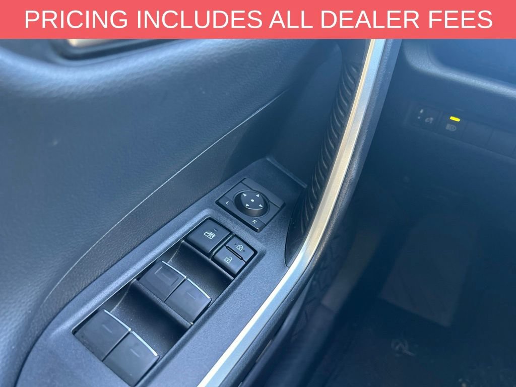 Used 2022 Toyota RAV4 XSE AWD/4WD image 23