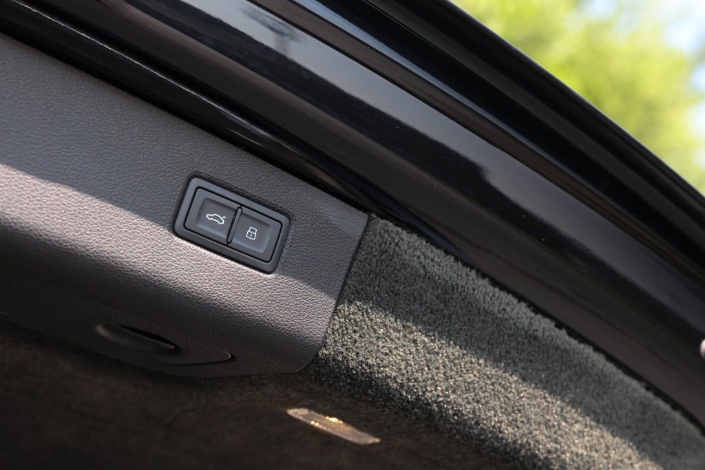 Used 2023 Bentley Bentayga Speed image 40