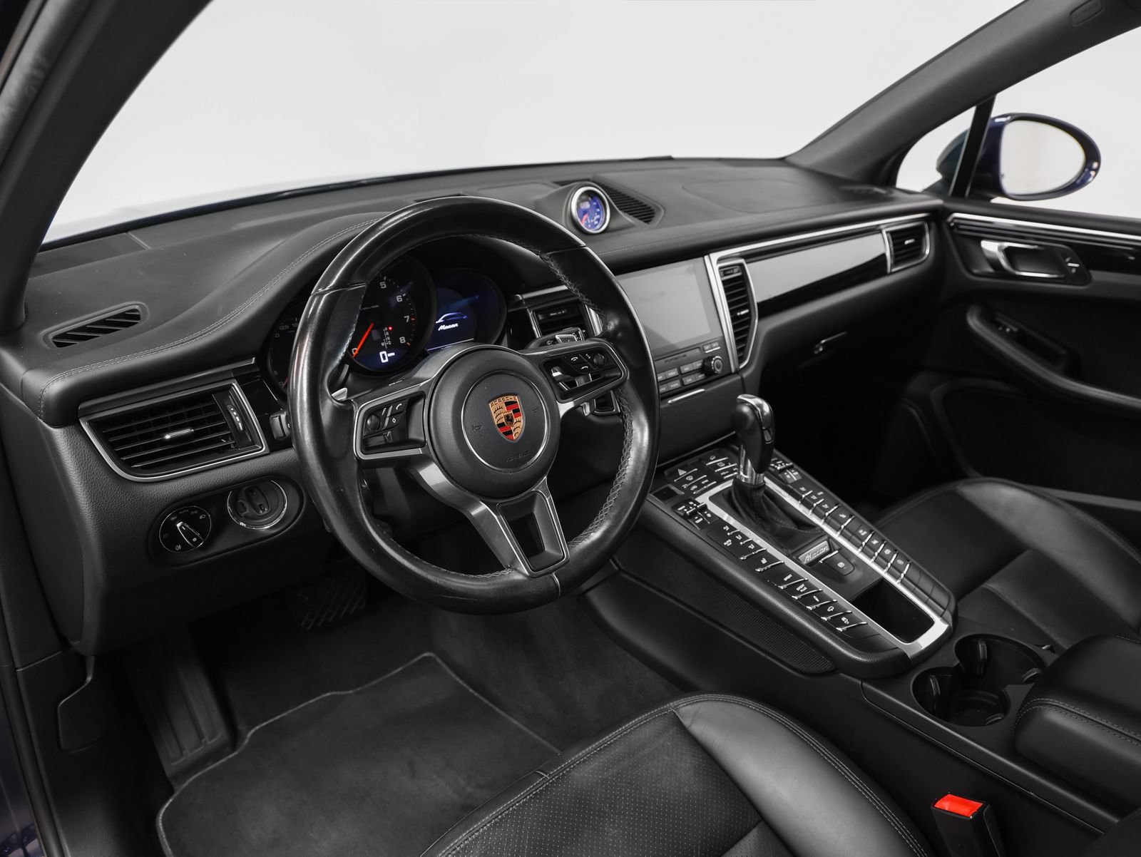 Certified 2018 Porsche Macan Sport Edition AWD/4WD image 43
