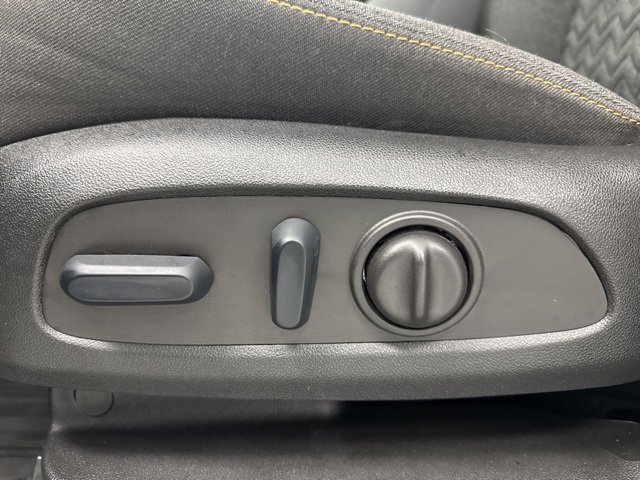 Used 2023 Chevrolet Equinox LT w/ Driver Convenience Package image 10