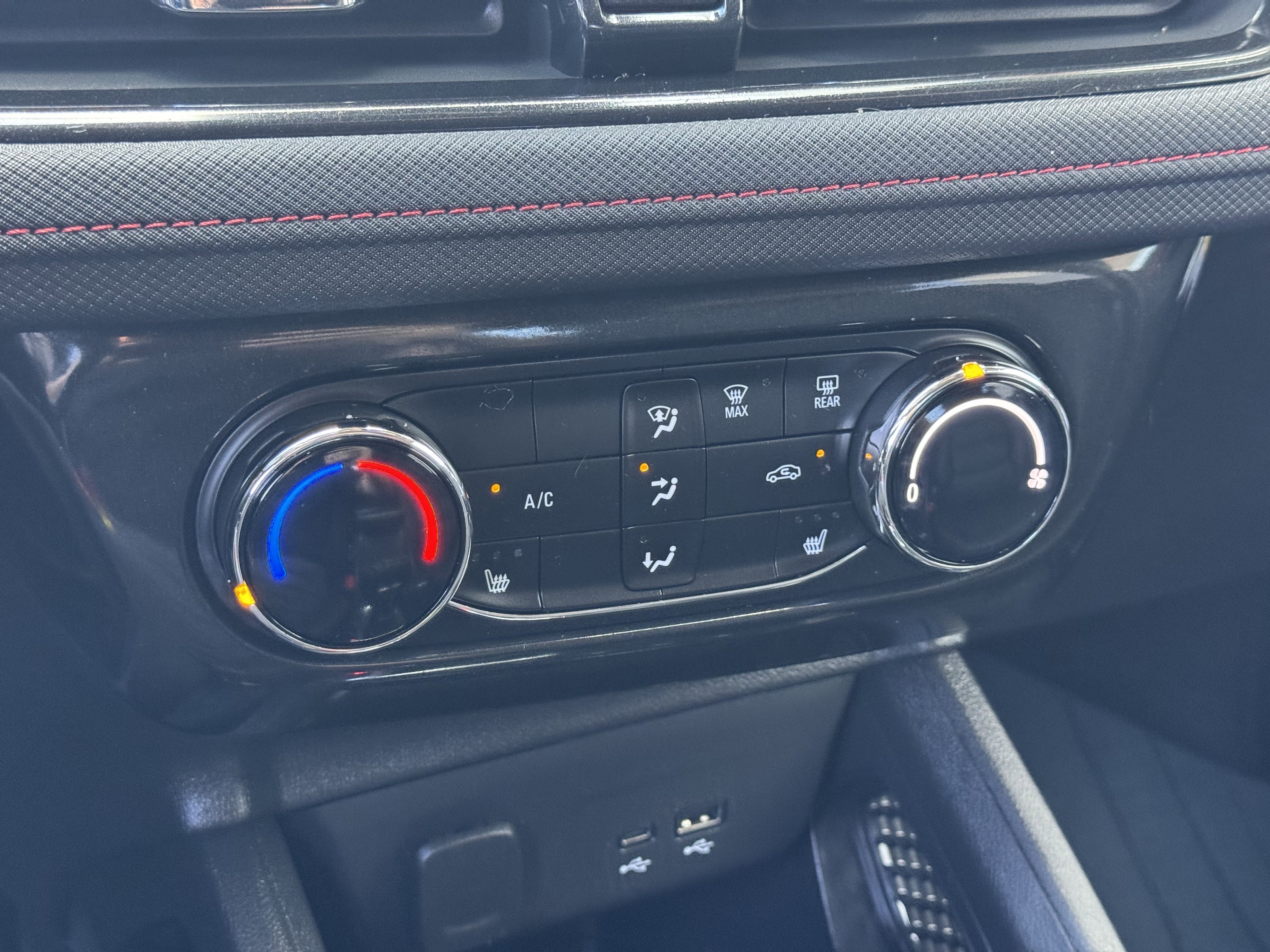 Used 2024 Chevrolet TrailBlazer RS w/ Driver Confidence Package FWD image 28