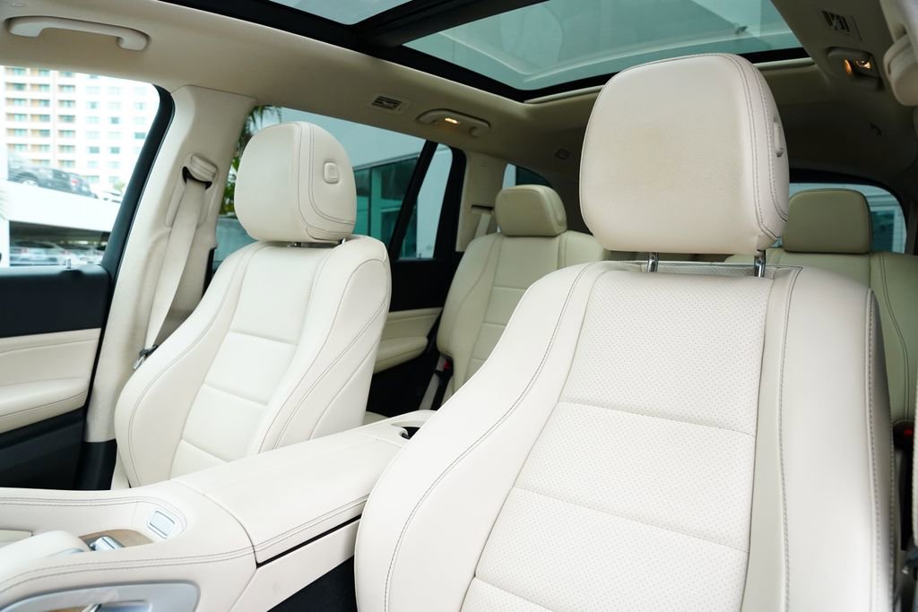 Used 2023 Mercedes-Benz GLS 450 4MATIC image 19