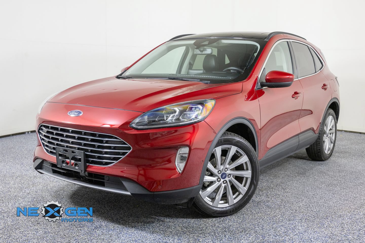 Used 2021 Ford Escape Titanium w/ Titanium Elite Package AWD/4WD image 4
