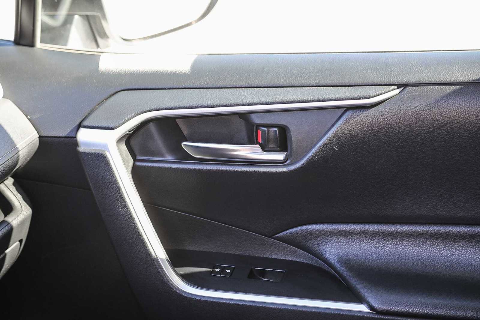 Certified 2020 Toyota RAV4 XLE image 22