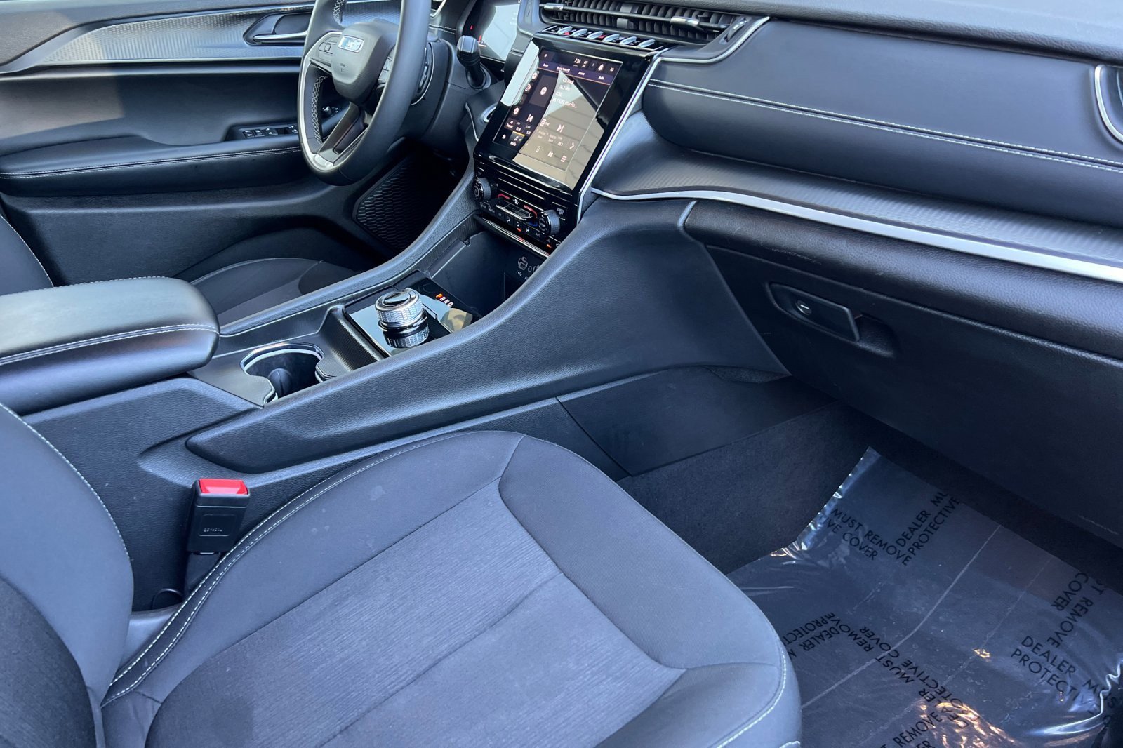 Used 2023 Jeep Grand Cherokee L Laredo image 14