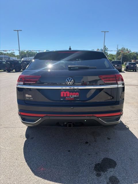 Used 2023 Volkswagen Atlas Cross Sport SE FWD image 4