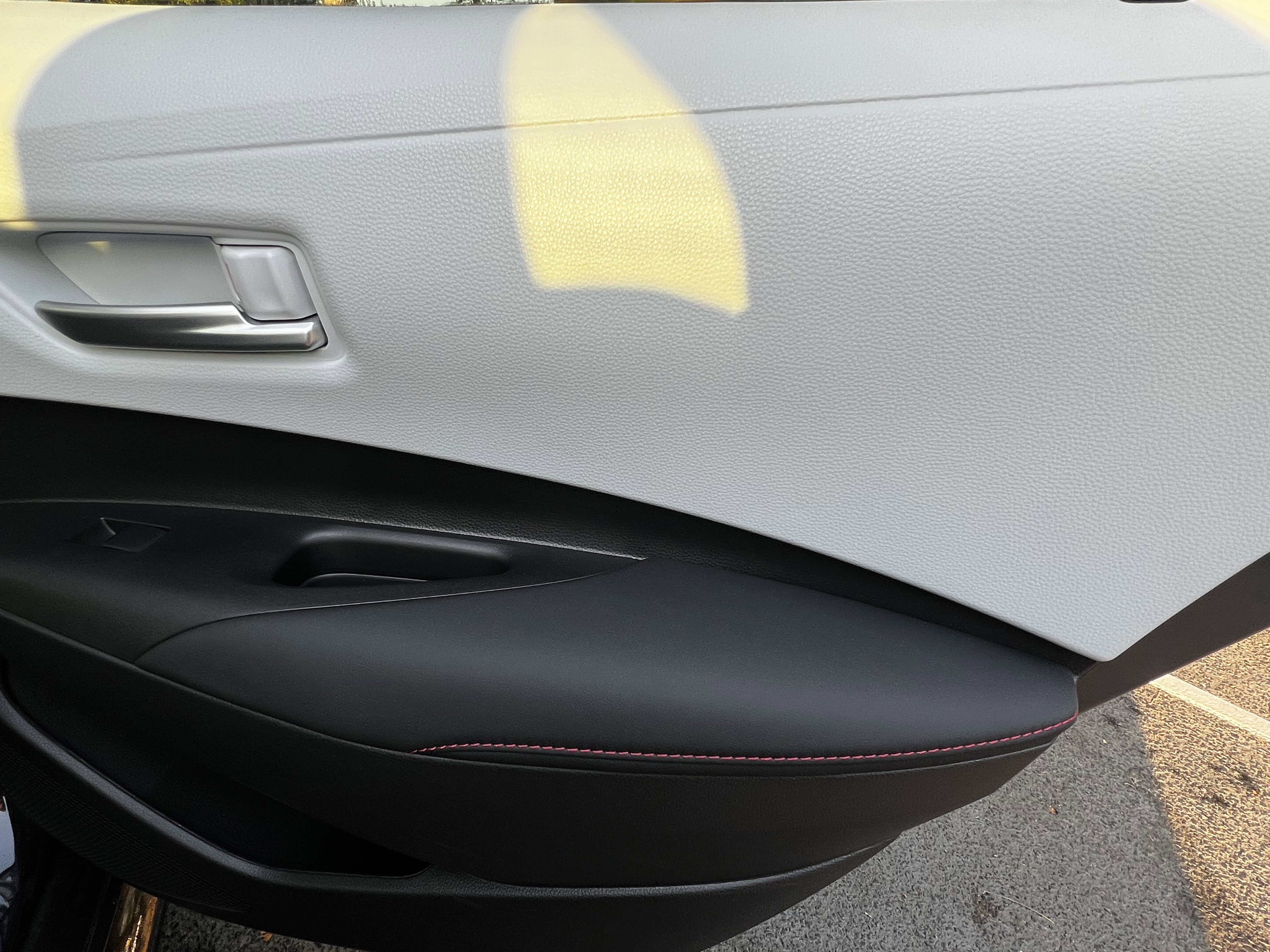 Used 2025 Toyota Corolla SE FWD image 38