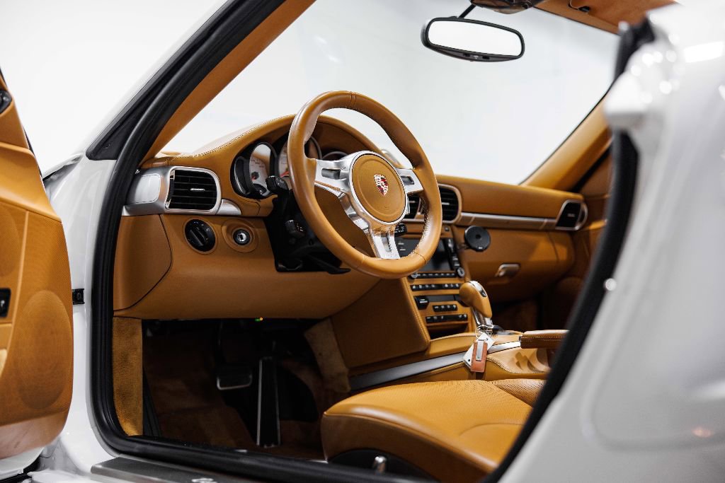 Used 2011 Porsche 911 Turbo S image 22