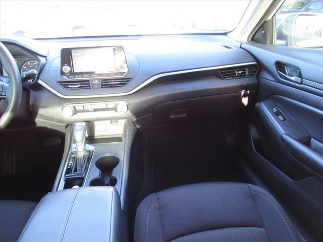 Used 2024 Nissan Altima 2.5 S image 14