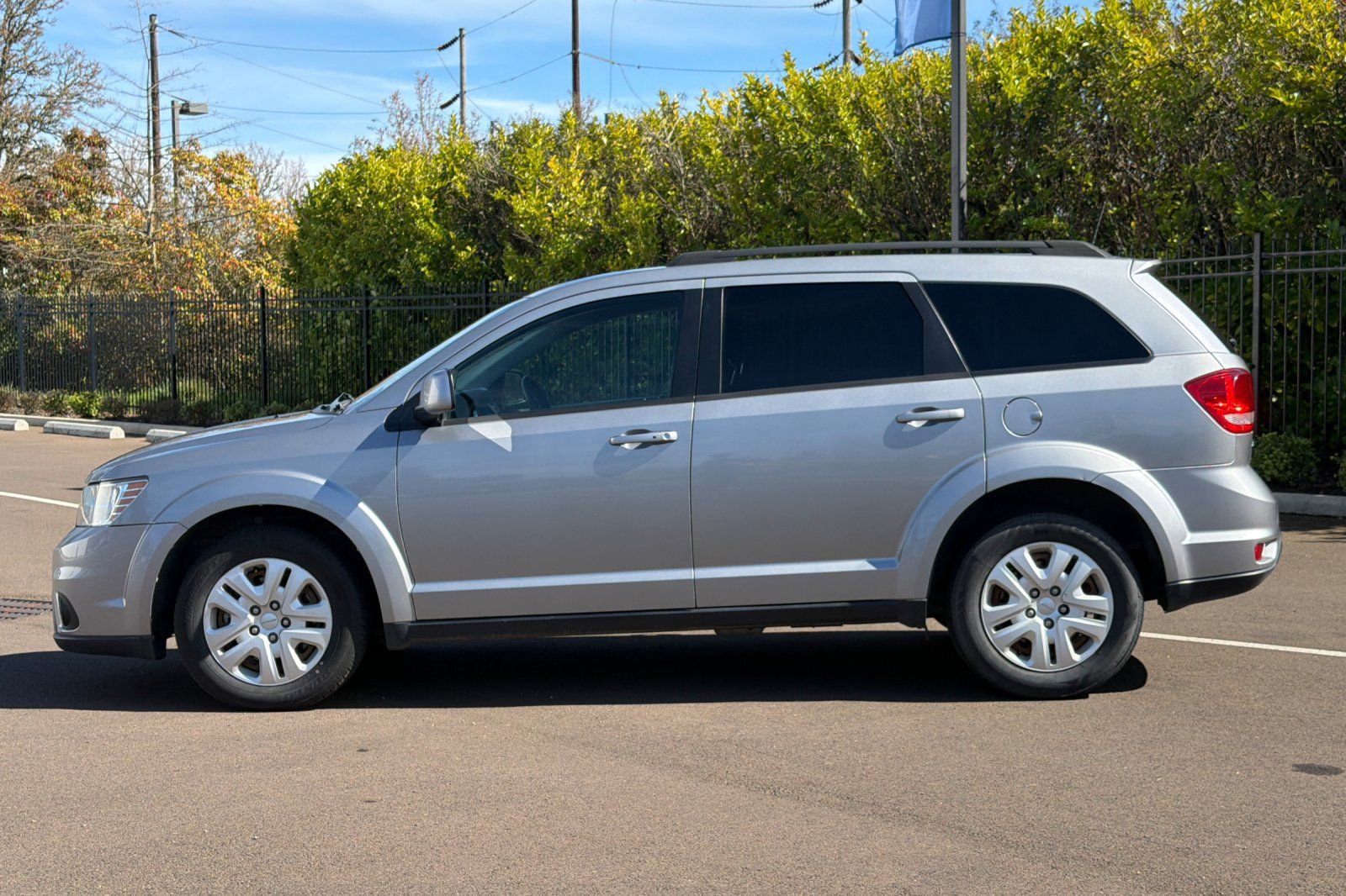 Used 2019 Dodge Journey SE w/ Premium Group image 7