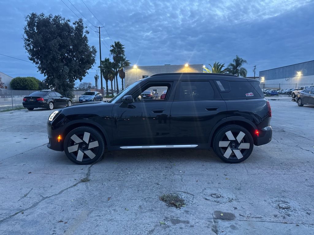 Used 2025 MINI Cooper Countryman S w/ Comfort Package Max image 2