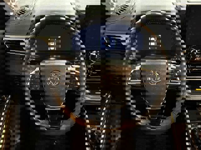 Used 2024 Toyota Highlander Platinum image 35