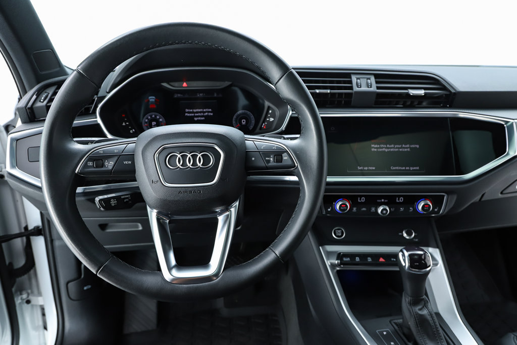 Used 2025 Audi Q3 2.0T Premium Plus w/ Premium Plus Package AWD/4WD image 24