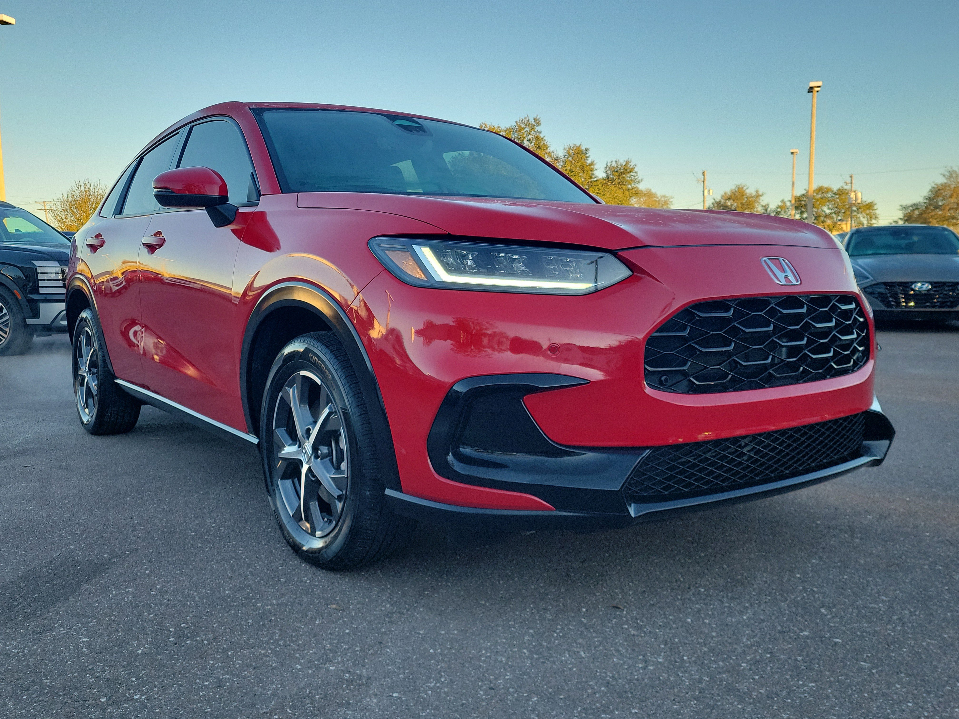 Used 2023 Honda HR-V EX-L image 2