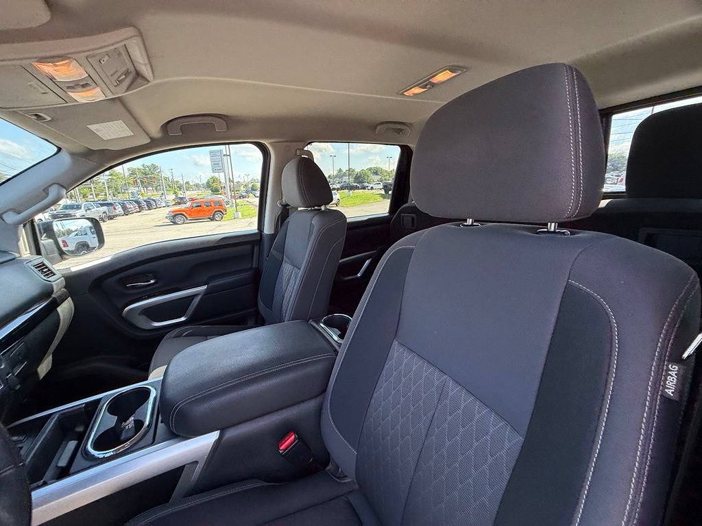 Used 2023 Nissan Titan SV w/ SV Convenience Package AWD/4WD image 14
