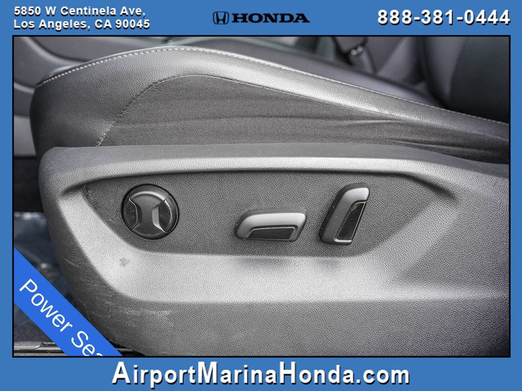 Used 2018 Volkswagen Tiguan SEL FWD image 26