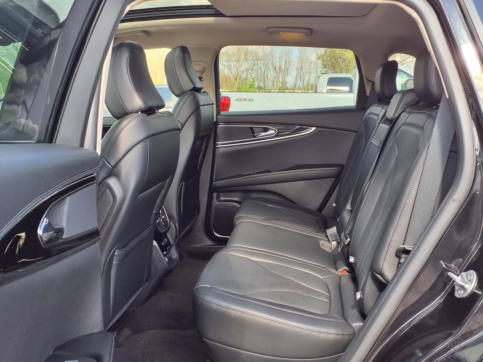 Used 2023 Lincoln Nautilus Reserve AWD/4WD image 10