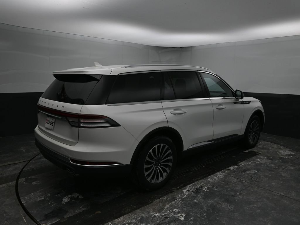Used 2023 Lincoln Aviator AWD w/ Premium Package image 13