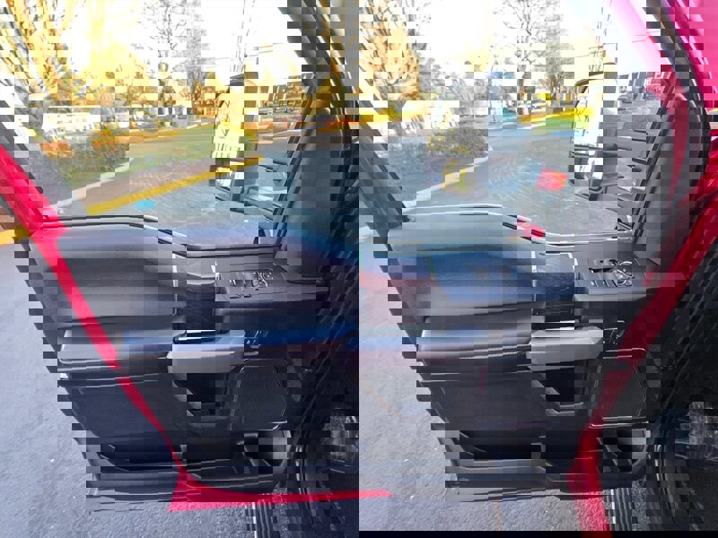 Used 2017 Ford F150 Platinum w/ Equipment Group 701A Luxury AWD/4WD image 45