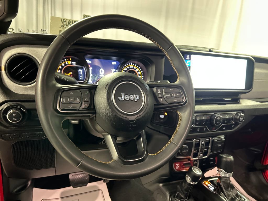 Used 2024 Jeep Gladiator Sport image 15