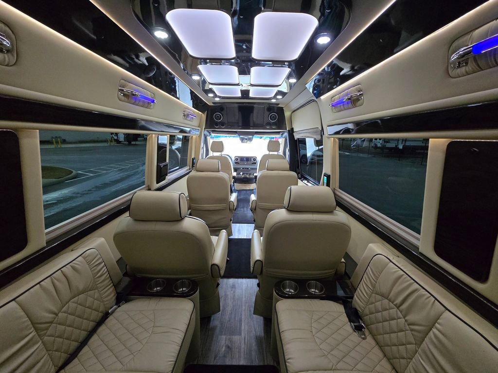 Used 2020 Mercedes-Benz Sprinter 3500 image 4