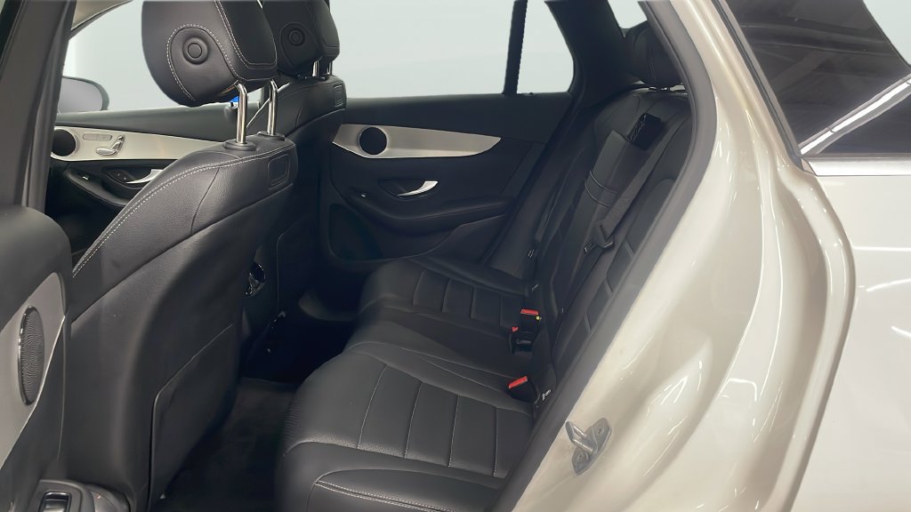 Used 2019 Mercedes-Benz GLC 300 4MATIC image 14