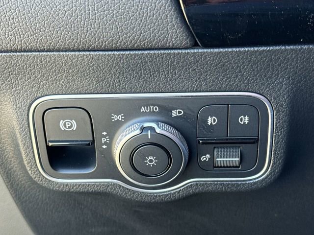 Used 2025 Mercedes-Benz GLA 250 4MATIC image 19